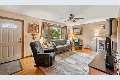 196 Prairie Court, Fond du Lac, WI 54935 - Photo 6