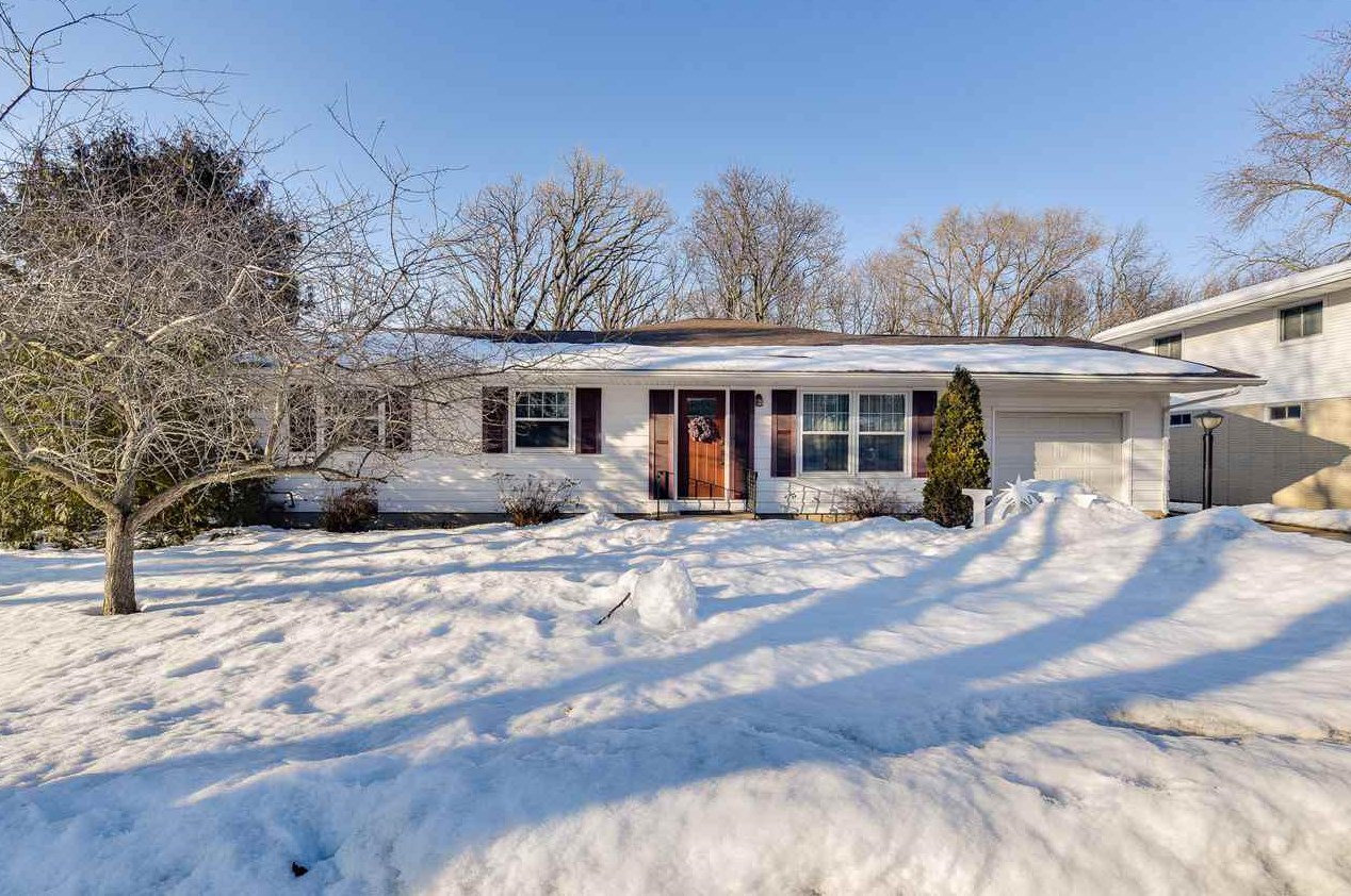 4530 Anniversary Ln, Madison, WI 53704-3204