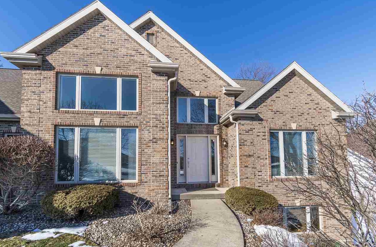 9110 Eaglewood Dr, Madison, WI 53593-7800