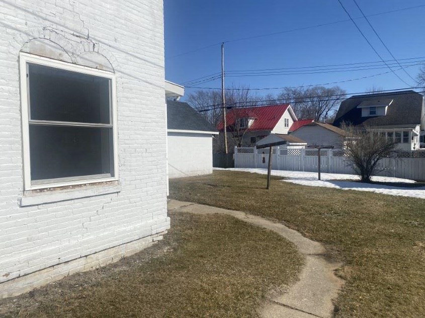 212 Howard St, Portage WI  53901-1820 exterior