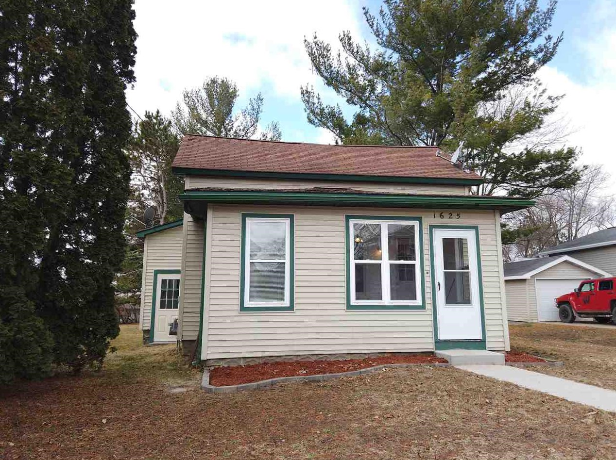 1625 Stoughton Ave, Tomah, WI 54660