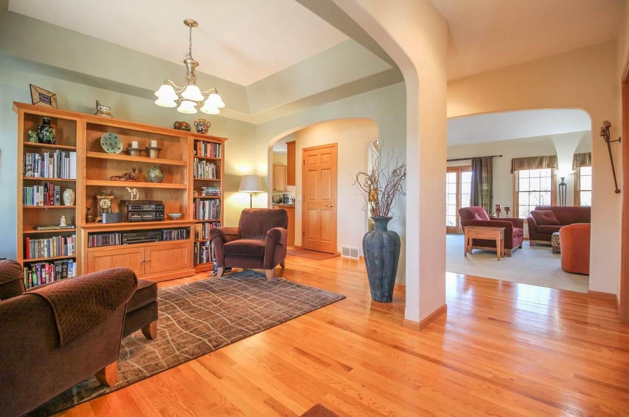 312 Oriole Ln, Cambridge, WI 53523-9295