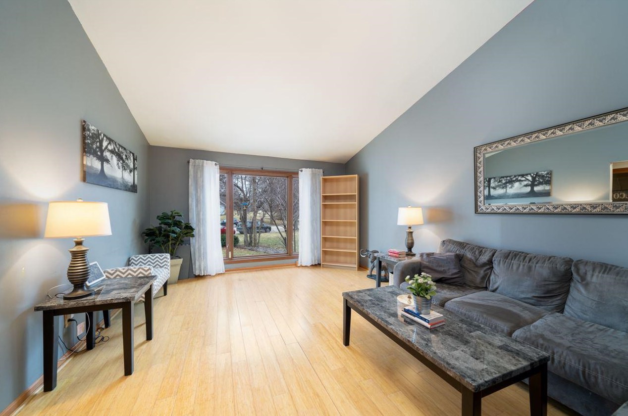 10 Chelsea Ct, Madison, WI 53719-1903