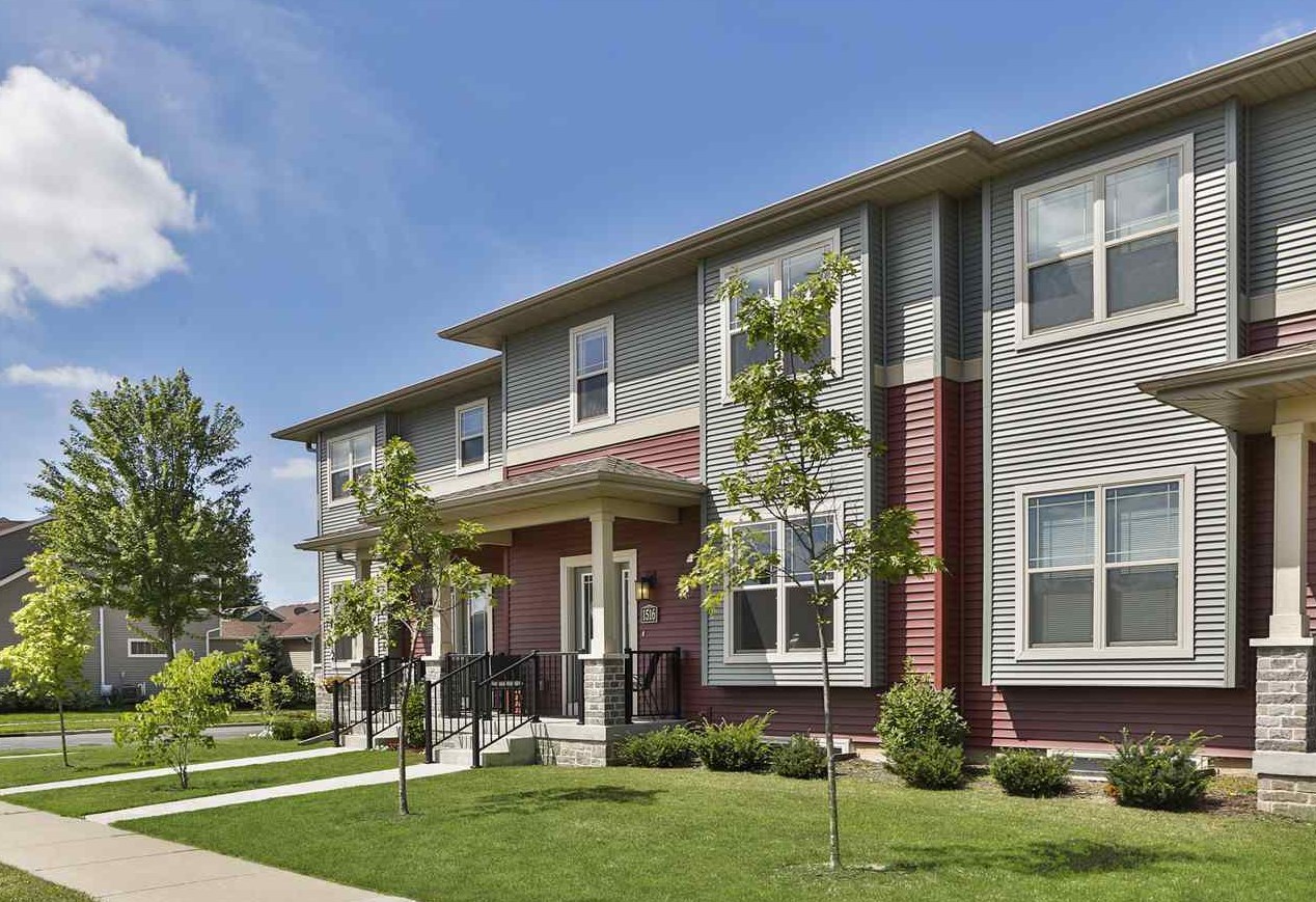 1516 Don Simon Dr, Sun Prairie, WI 53590-7004