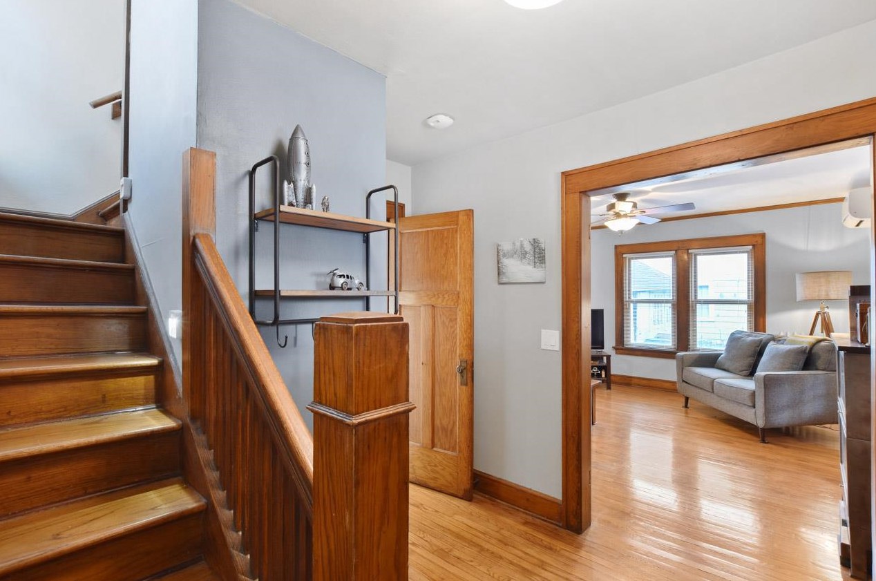 10 1st St, Madison, WI 53704-5211