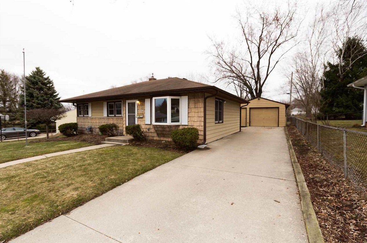 4529 Esch Ln, Madison, WI 53704-1819