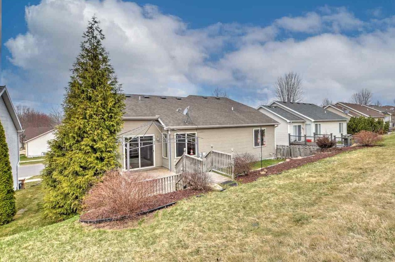 4322 Honeypie Dr, Madison, WI 53718-4426
