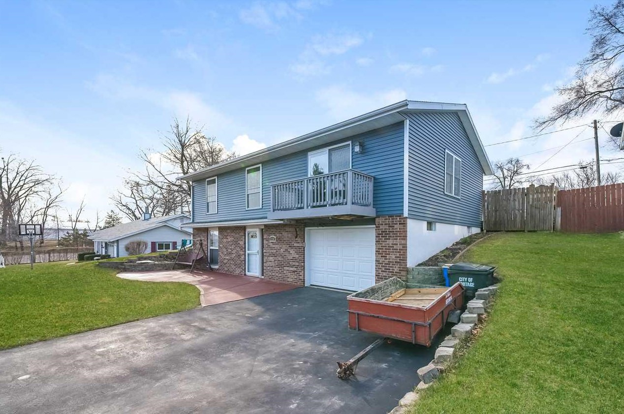 220 Town St, Portage, WI 53901-1344