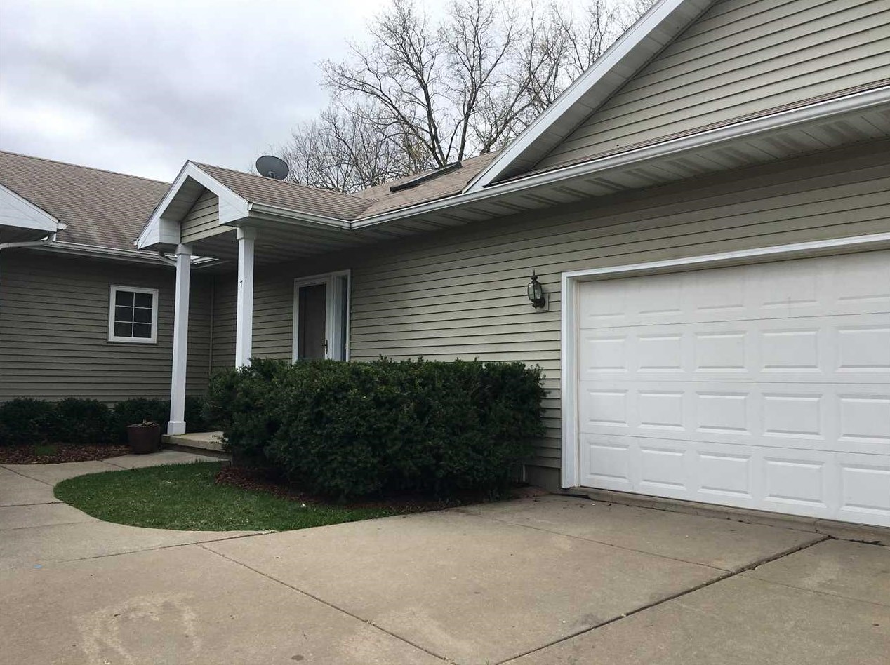 17 Sonora Ct, Madison, WI 53719-2461