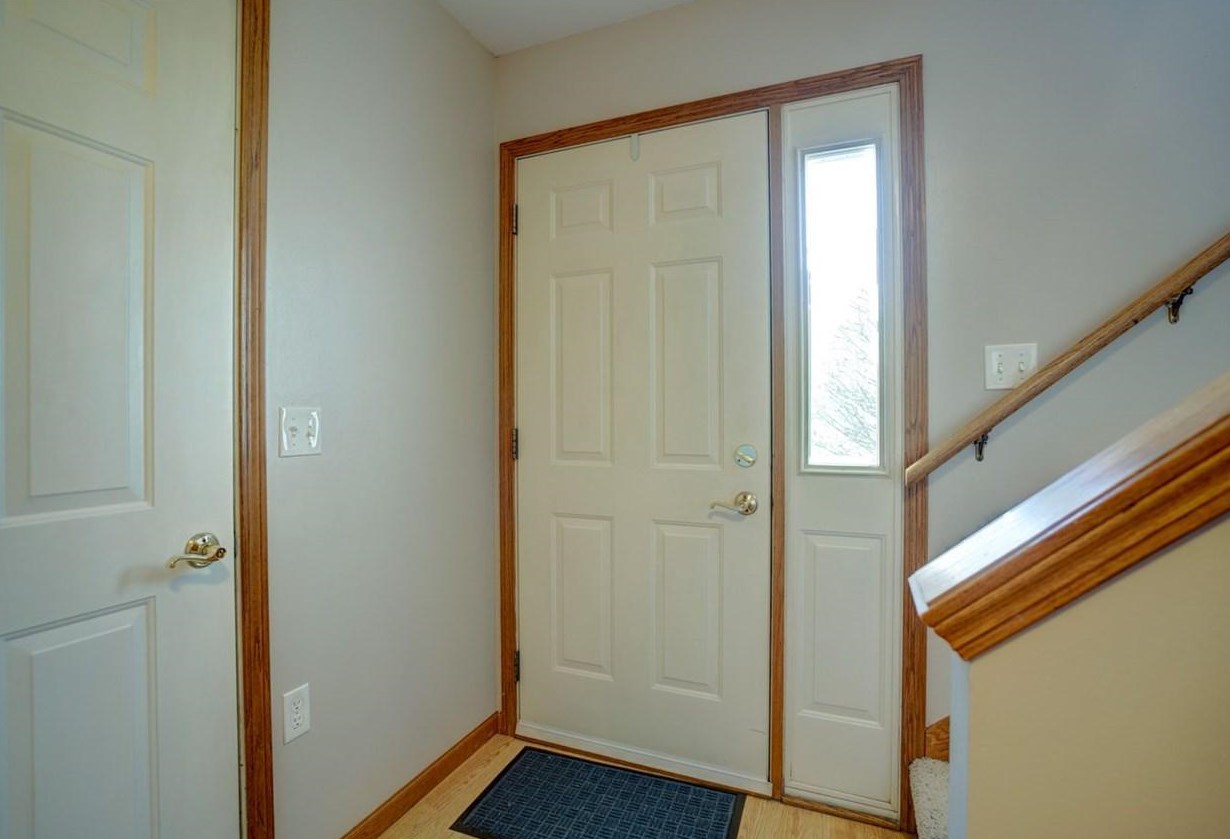 3020 Selkirk Dr, Sun Prairie, WI 53590-4257