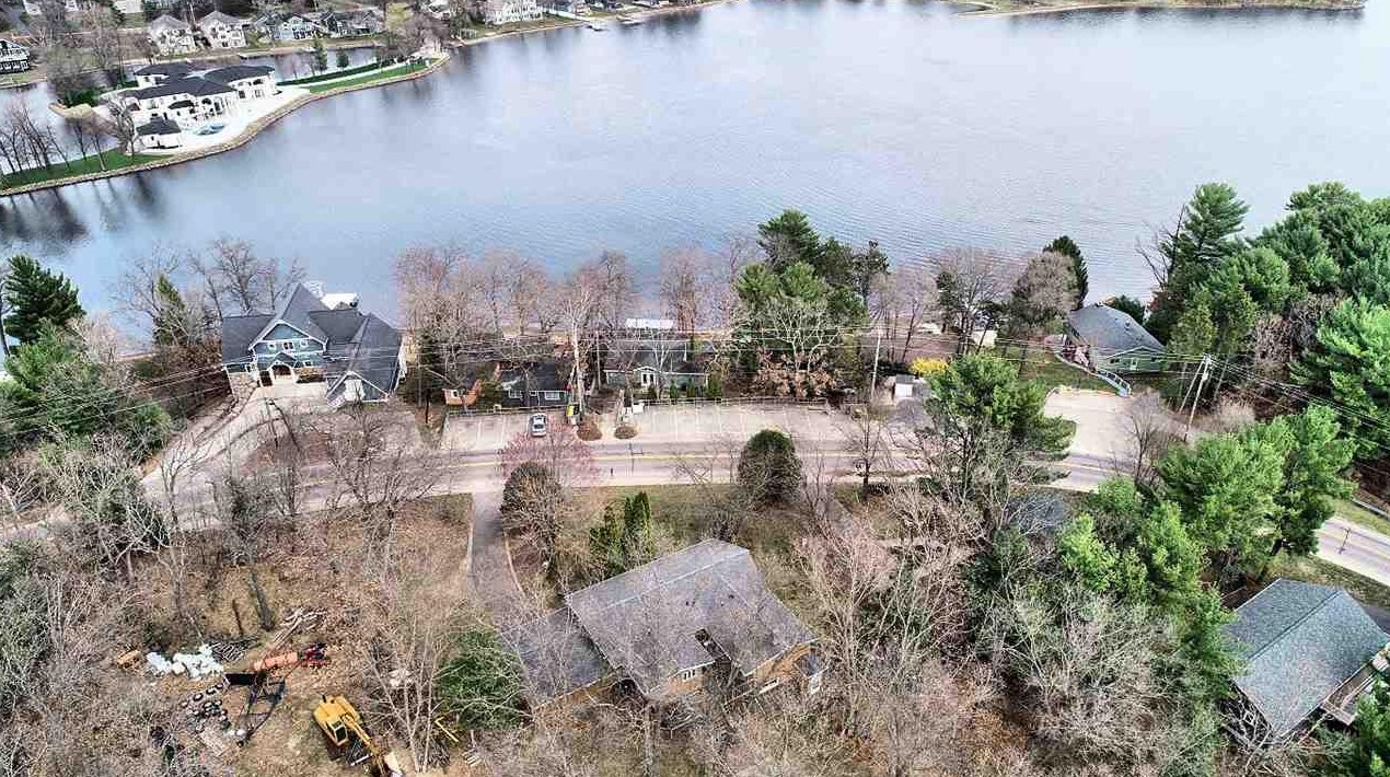 857 E Hiawatha Dr, Wisconsin Dells, WI 53965