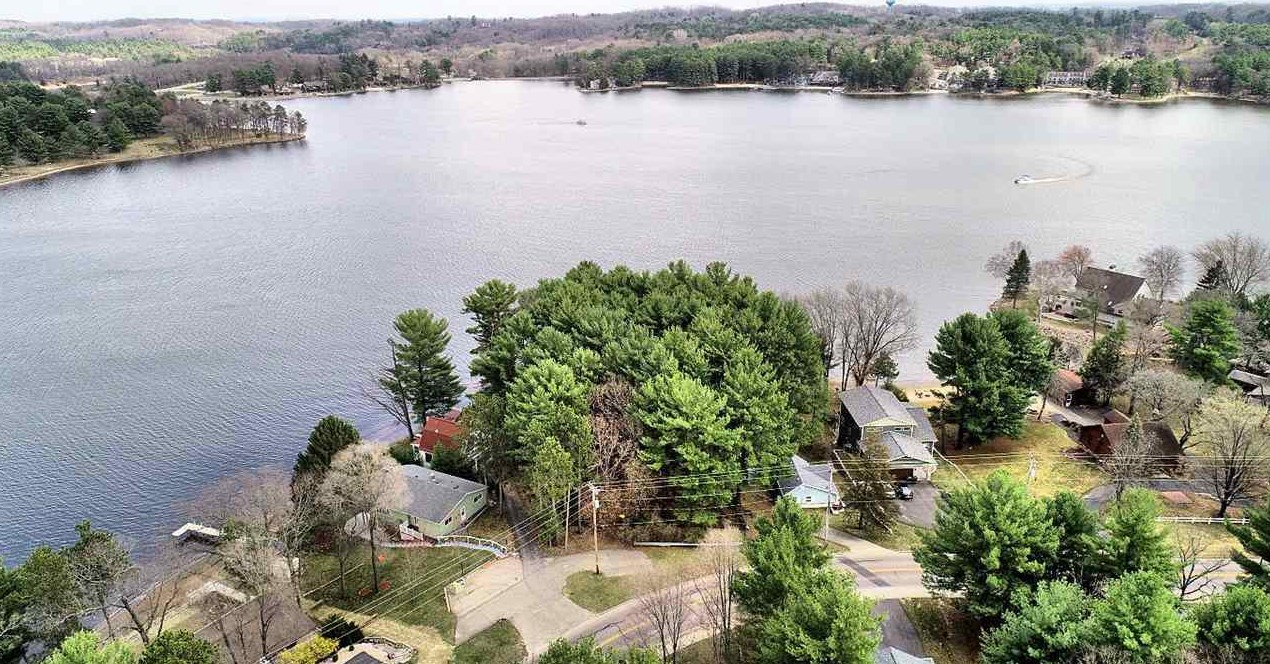 767 E Hiawatha Dr, Wisconsin Dells, WI 53965