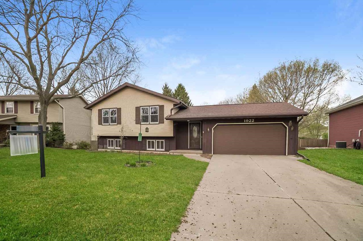 1922 Ellen Ave, Madison, WI 53716-2413