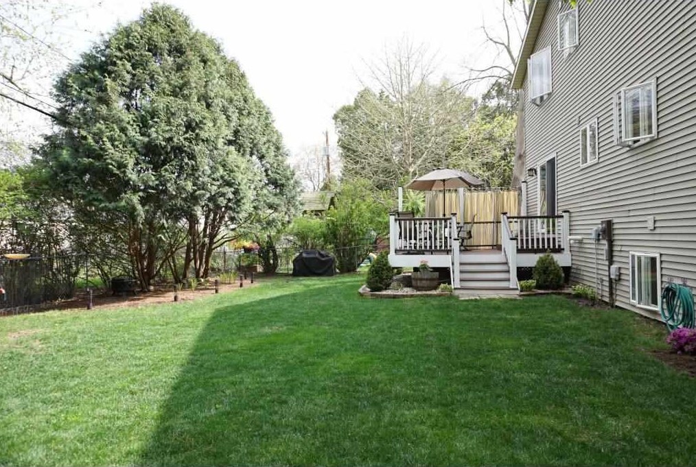 637 Chatham Ter, Madison, WI 53711-1572