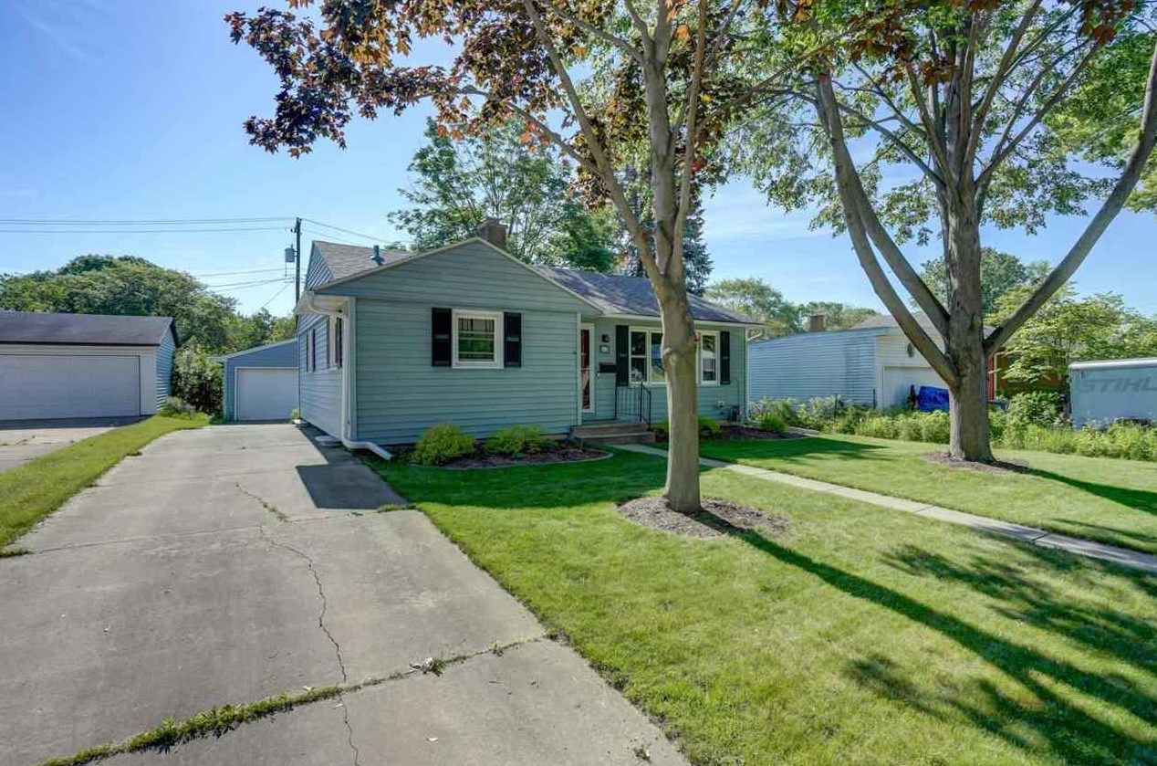 33 Cumberland Ln, Madison, WI 53714-2321