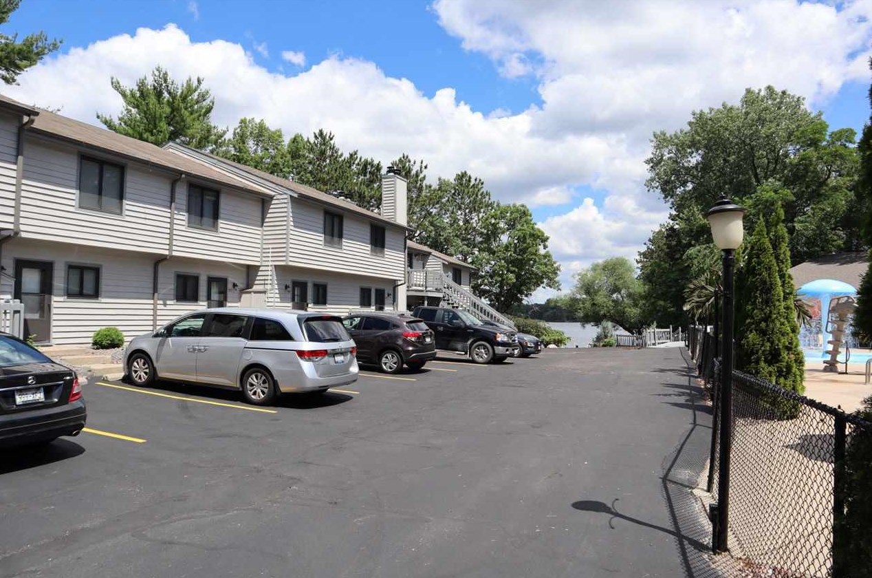 1093 Canyon Rd #103, Wisconsin Dells, WI 53965