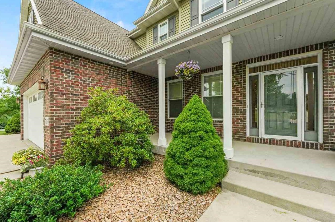 7151 Pfeil Bend, Sun Prairie, WI 53590
