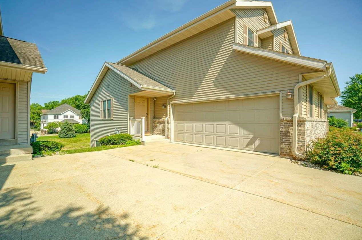 3912 Dolphin Dr, Madison, WI 53719-1869