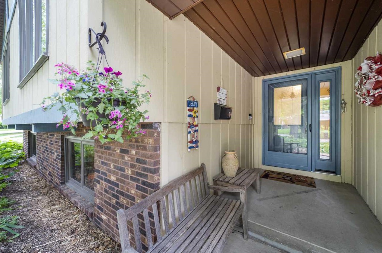 614 Chatham Ter, Madison, WI 53711-1504