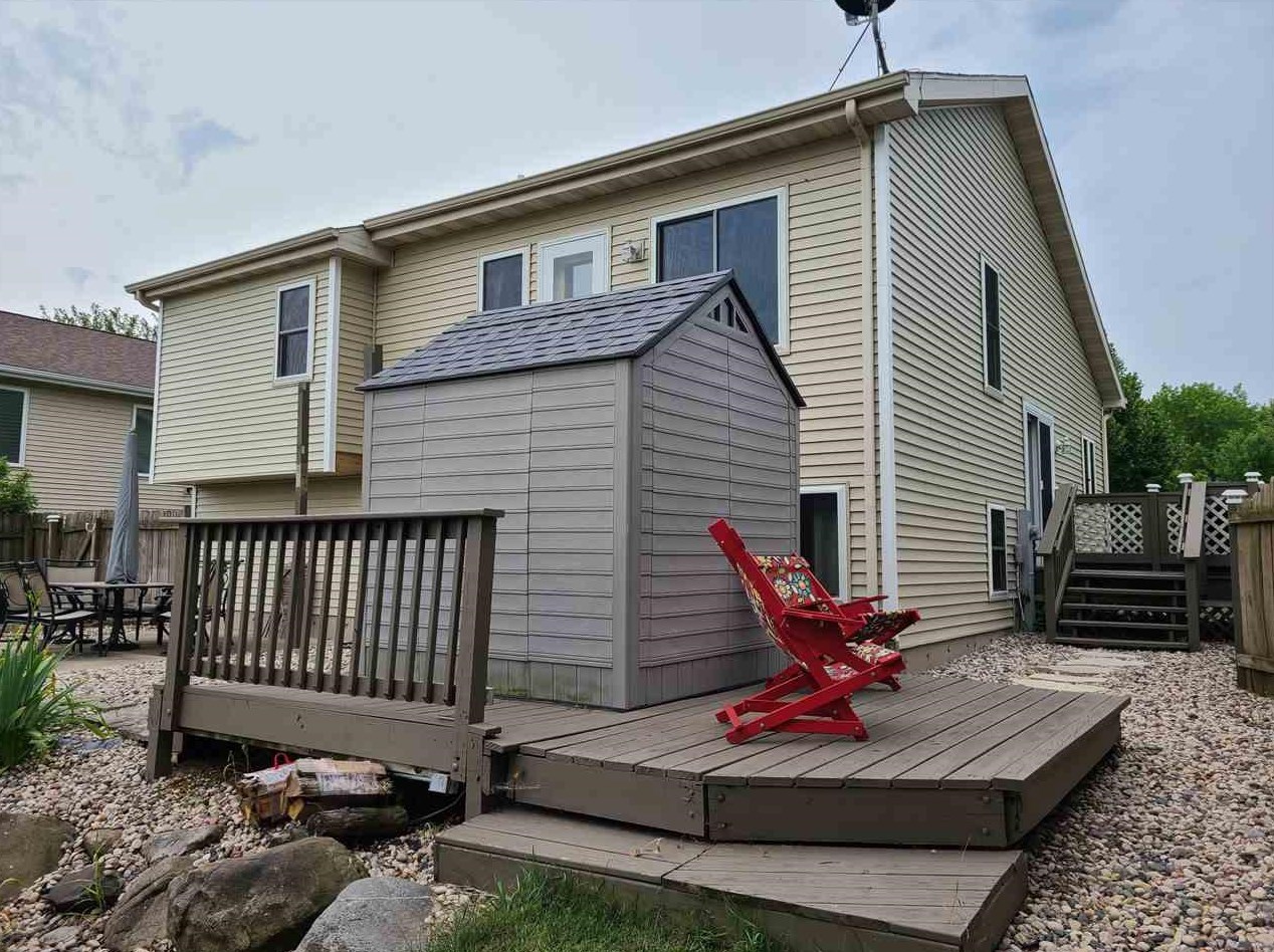 1926 Anhalt Dr, Madison, WI 53704-8117