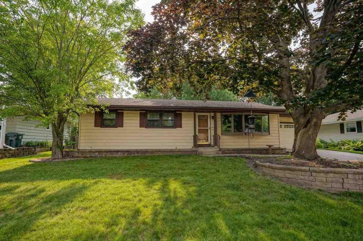 1225 Ellen Ave, Madison, WI 53716-1536