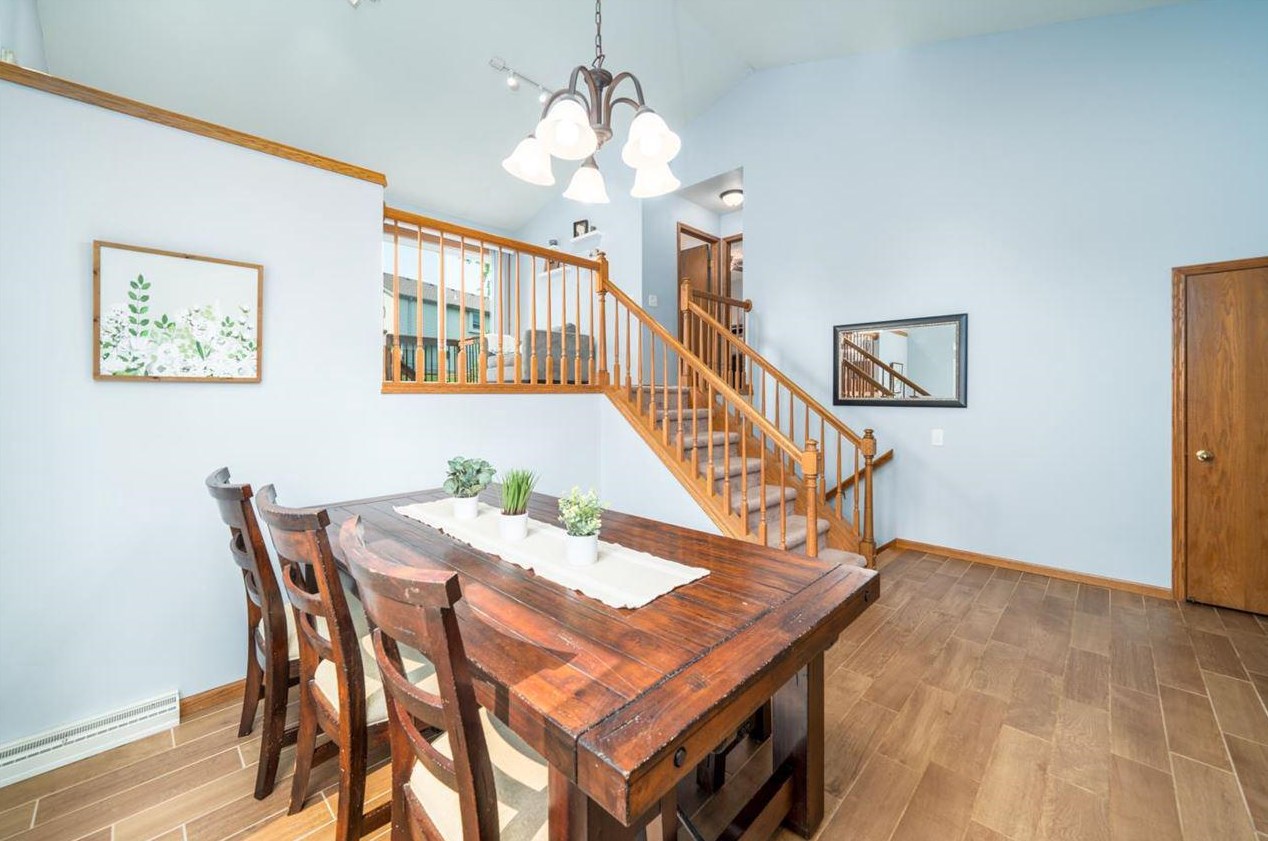 1905 Anhalt Dr, Madison, WI 53704-8118