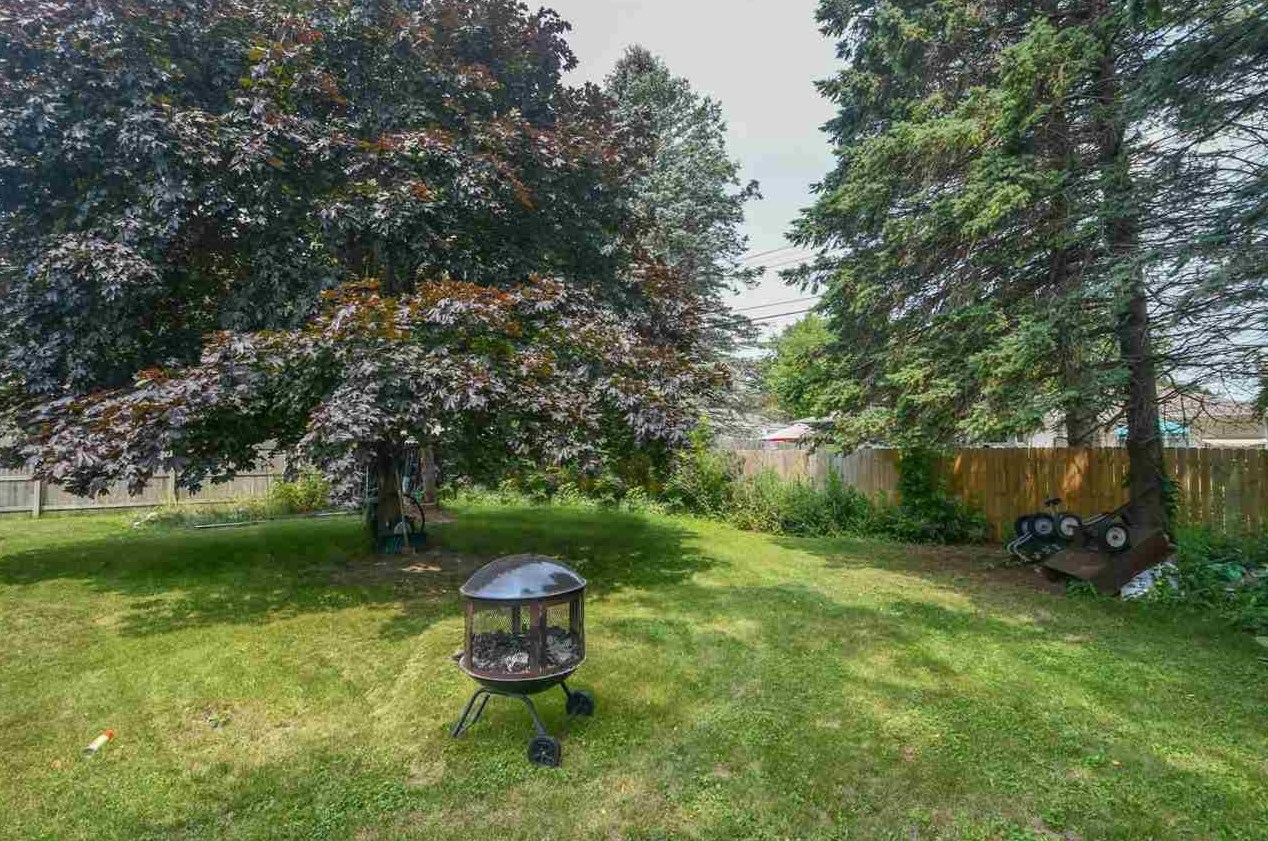 204 4 Mile Rd, Racine, WI 53402-2626