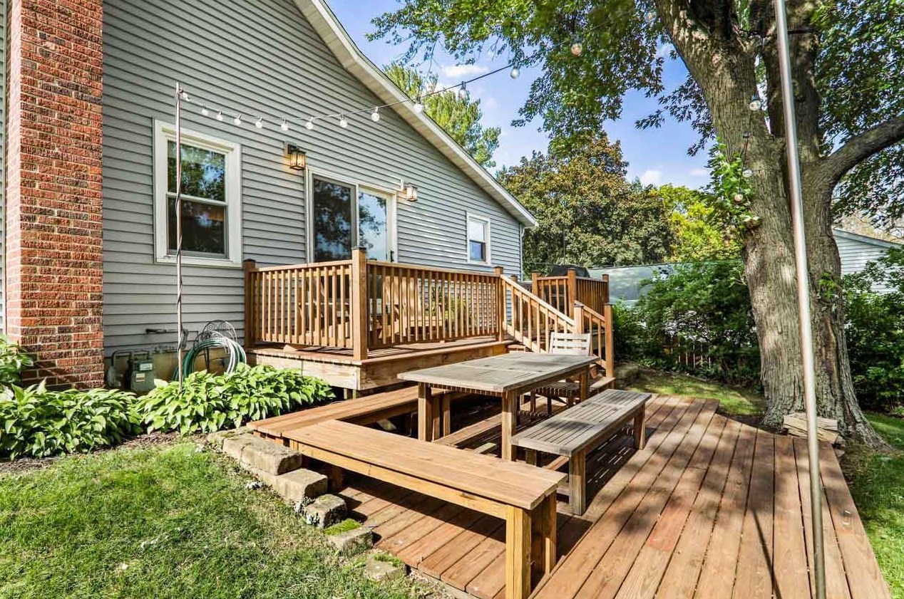 563 Chatham Ter, Madison, WI 53711-1500