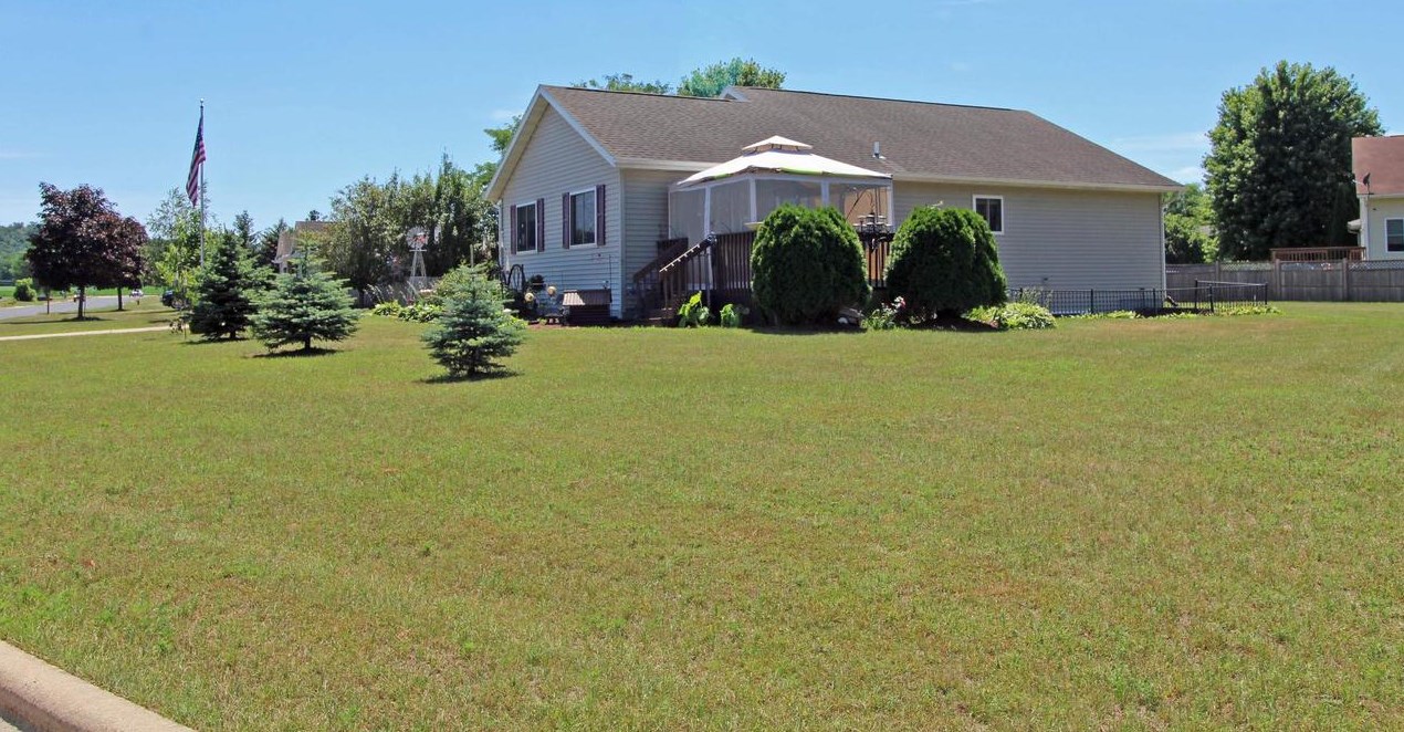 403 Dalogasa Dr, Arena, WI 53503-9111