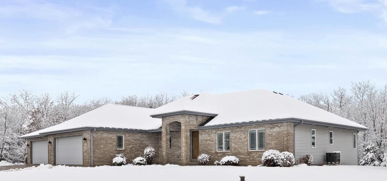 2804 Deer Path Trl, Janesville, WI 53545-8900