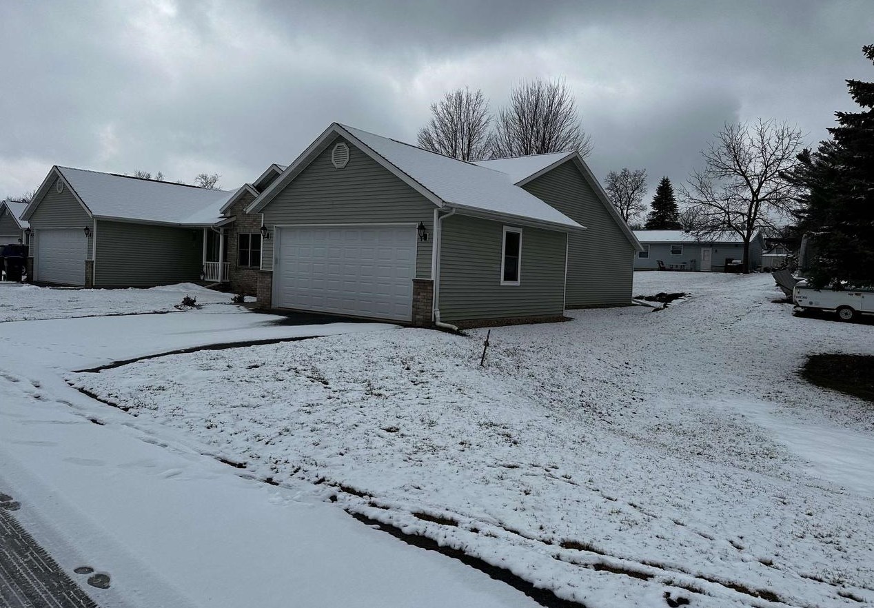 240 E John St, Poynette, WI 53955