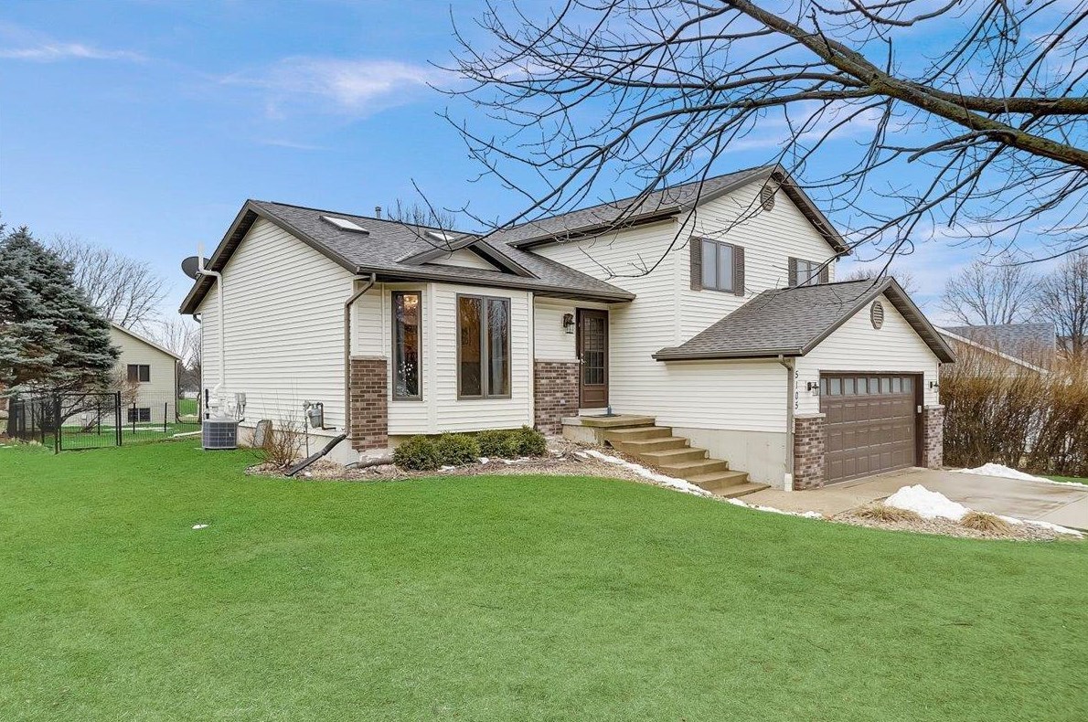 5105 Bluestem Way, Madison, WI 53704-8541