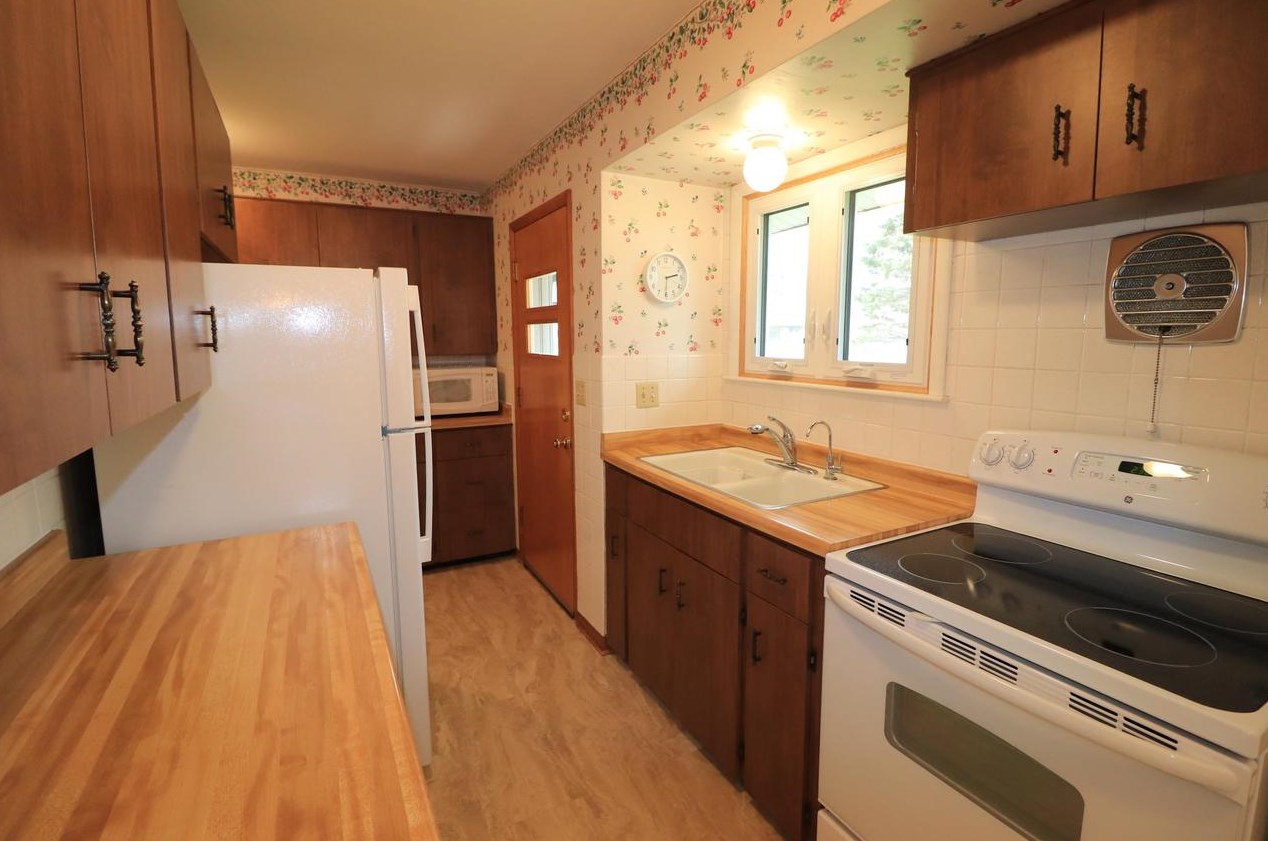 1405 Liberty Ln, Janesville, WI 53545-1280