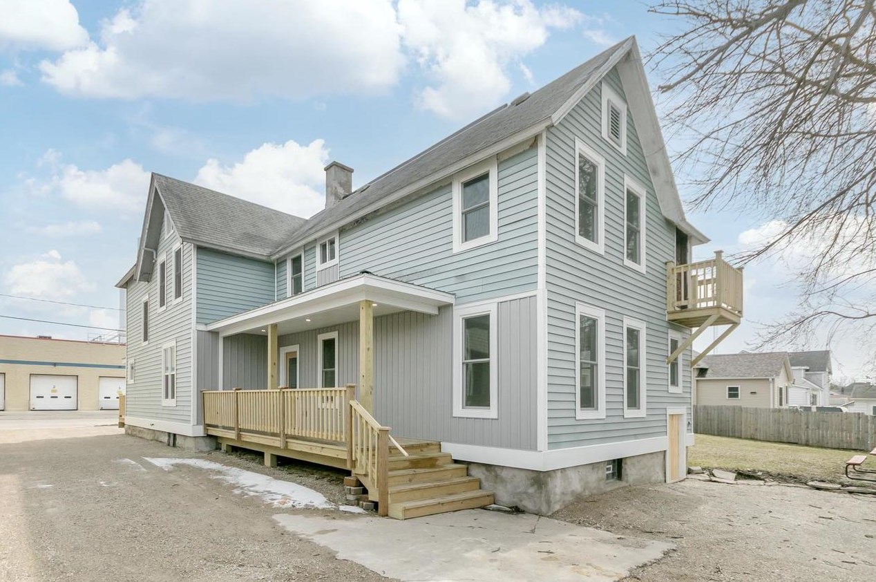408 S Center St, Beaver Dam, WI 53916