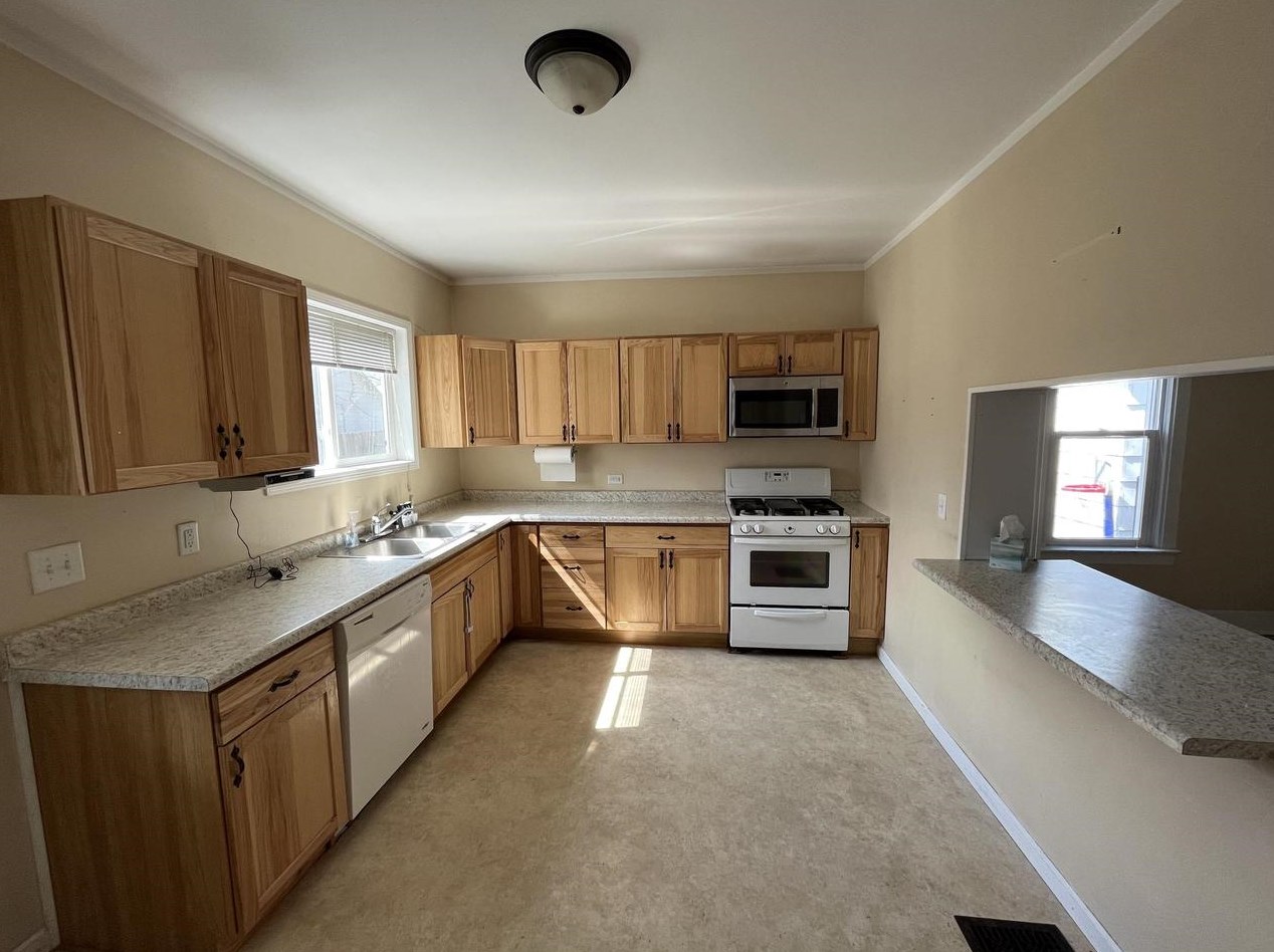 117 Burns St, Portage, WI 53901-1746