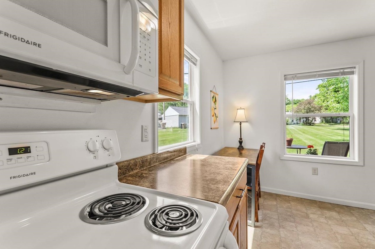 81 Craig Ave, Madison WI  53705-1335 exterior