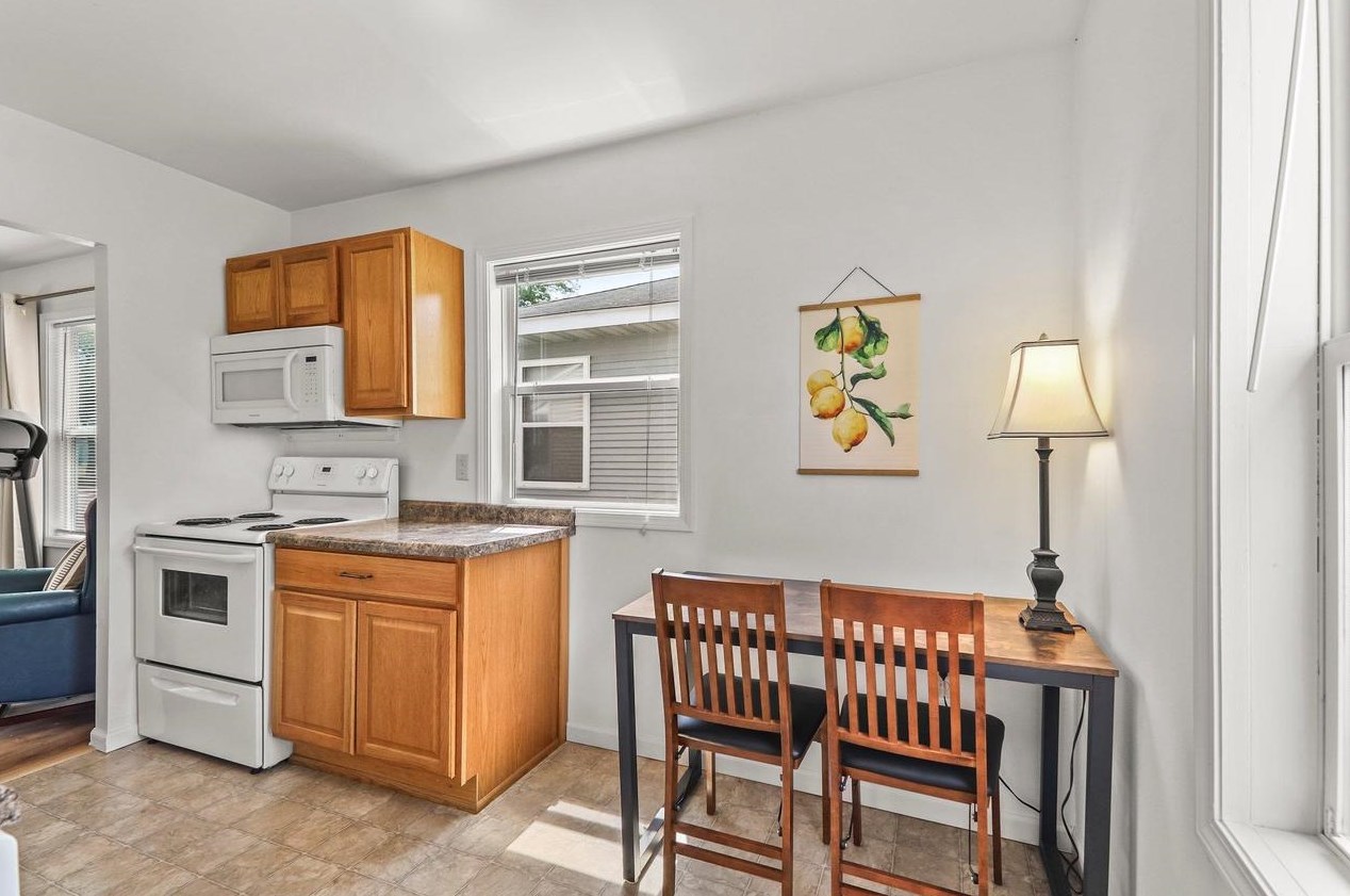 81 Craig Ave, Madison WI  53705-1335 exterior