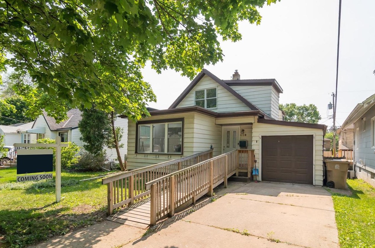 418 Lawn Ave, Madison, WI 53704-5034