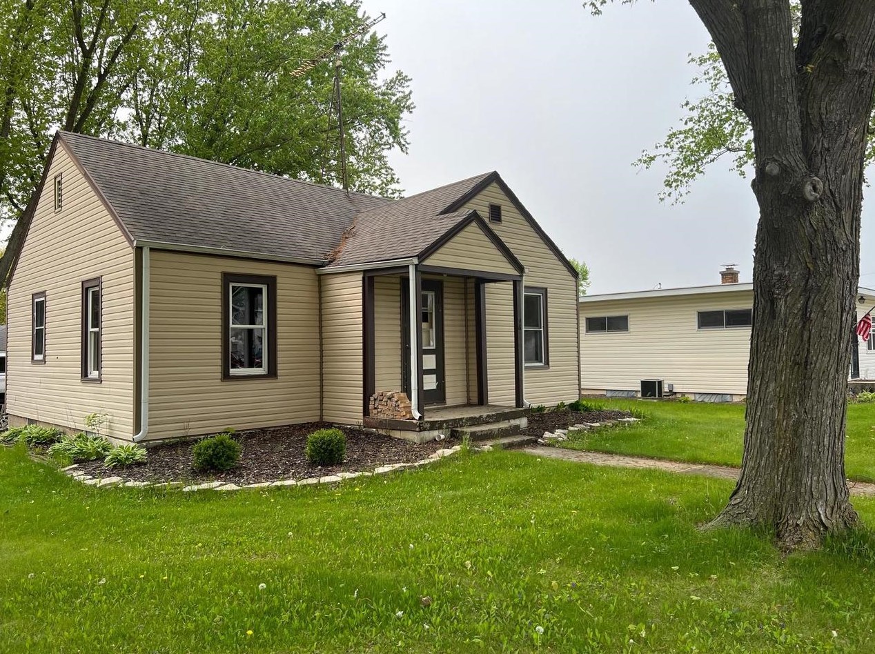 98 Fox Lake Rd, Waupun, WI 53963