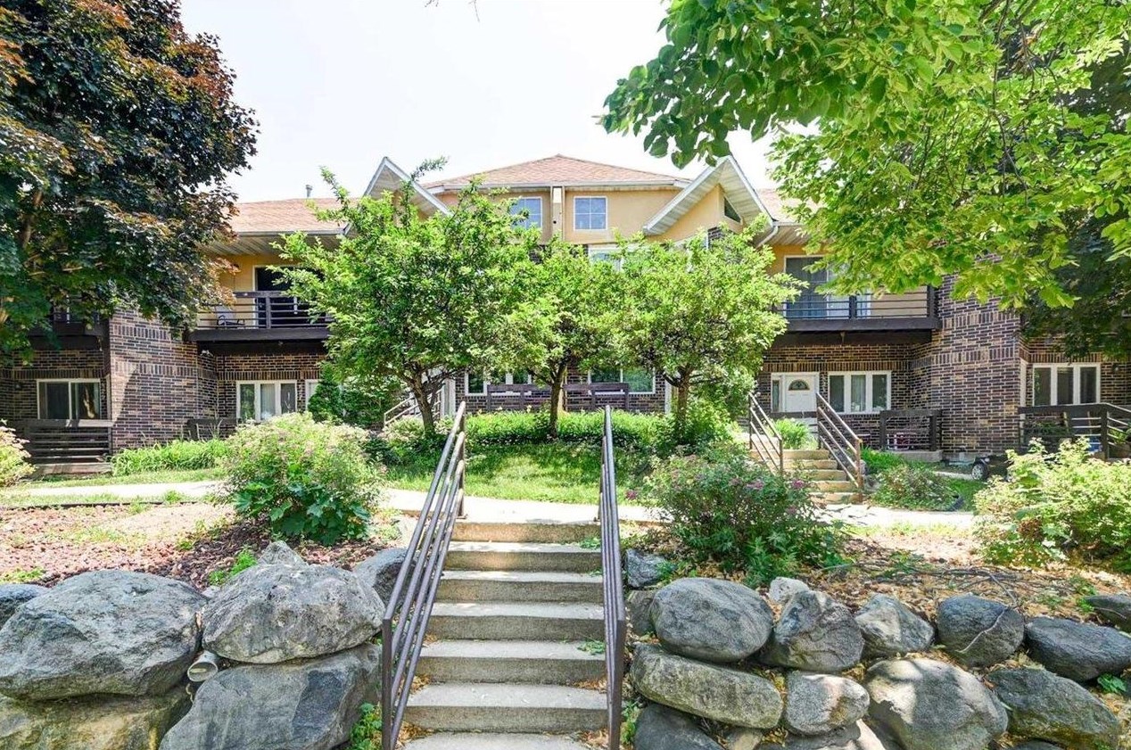 801 Jana Ln, Madison, WI 53704-7841