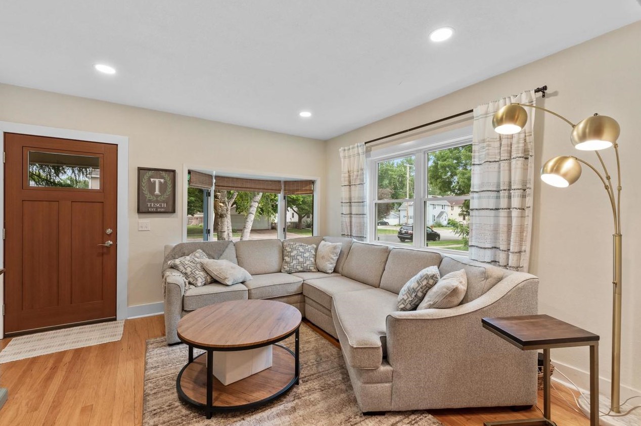 504 Grove St, Beaver Dam, WI 53916