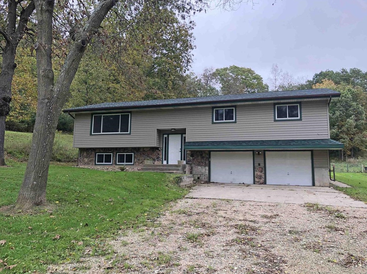 8219 Knight Hollow Rd, Arena, WI 53503