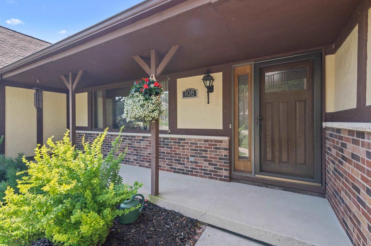 108 Lakeshore Terrace, Beaver Dam, WI 53916