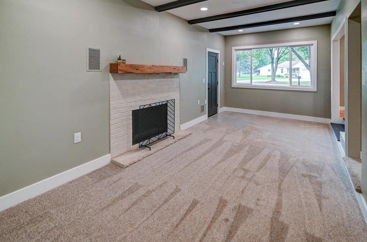 2110 Sunnyside Cres, Madison WI  53704-3535 exterior