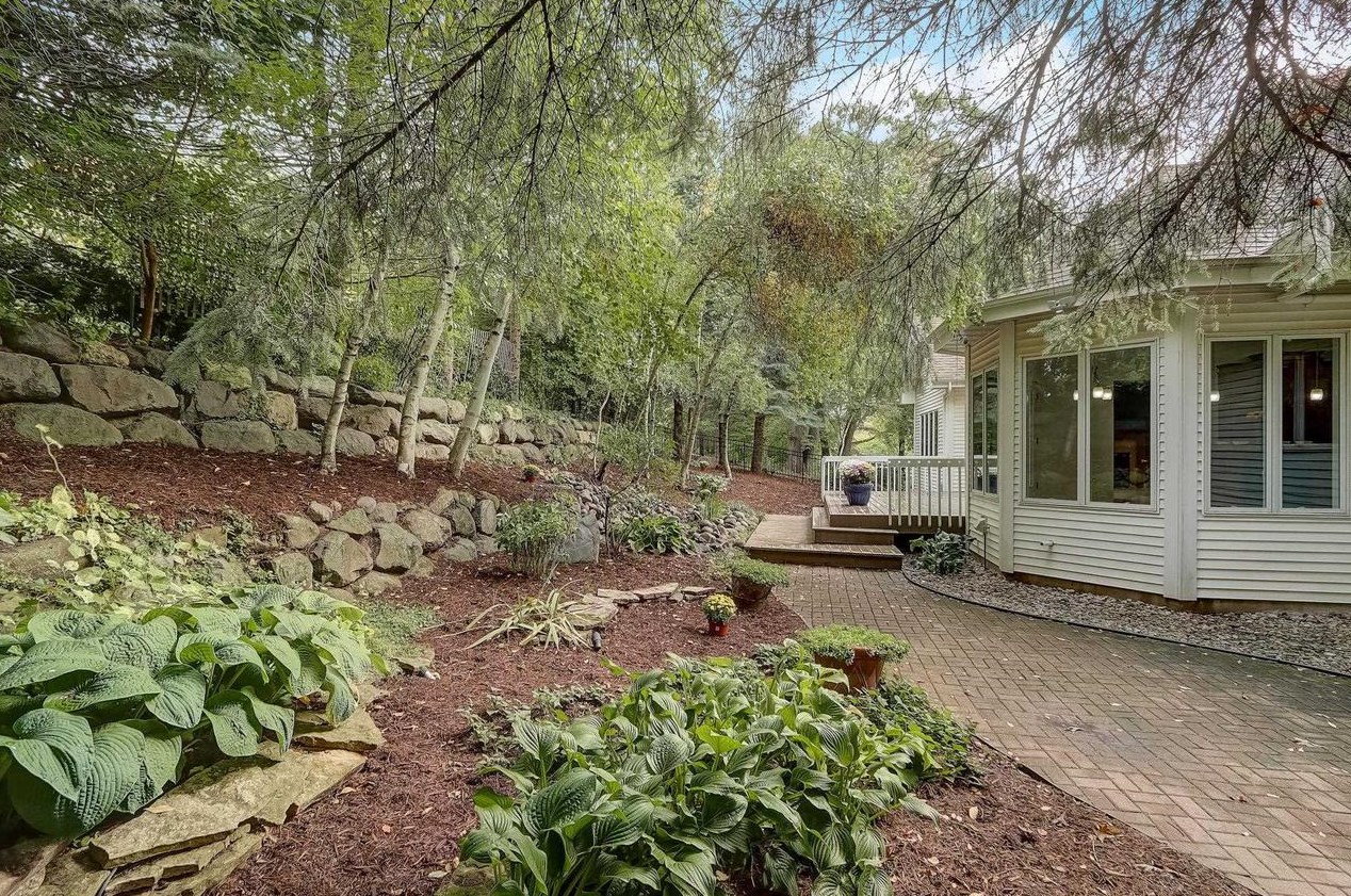 43 Hawk Feather Cir, Madison WI  53717-2744 exterior