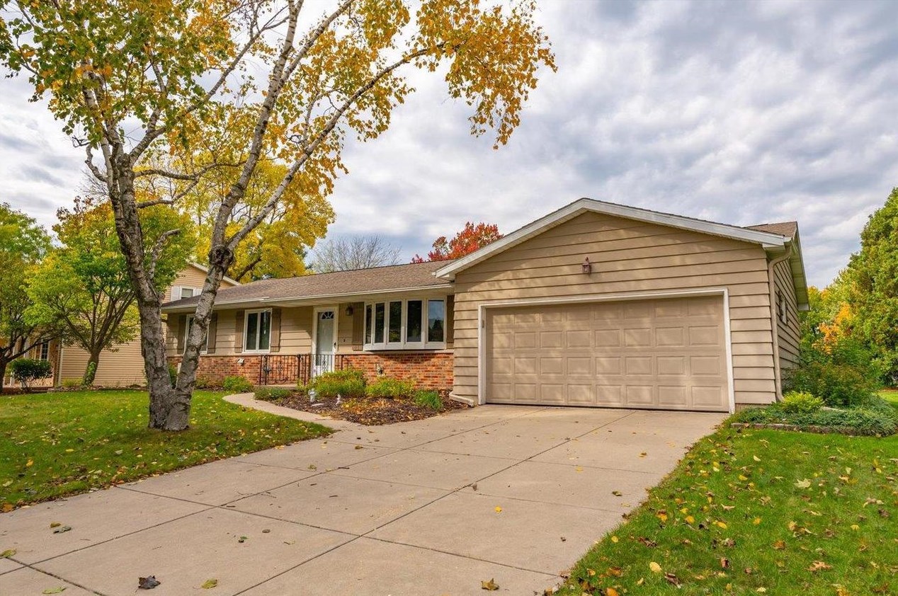 7218 Branford Ln, Madison, WI 53717-1002