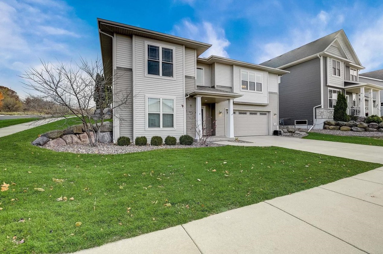 1755 Emerson St, Sun Prairie, WI 53590
