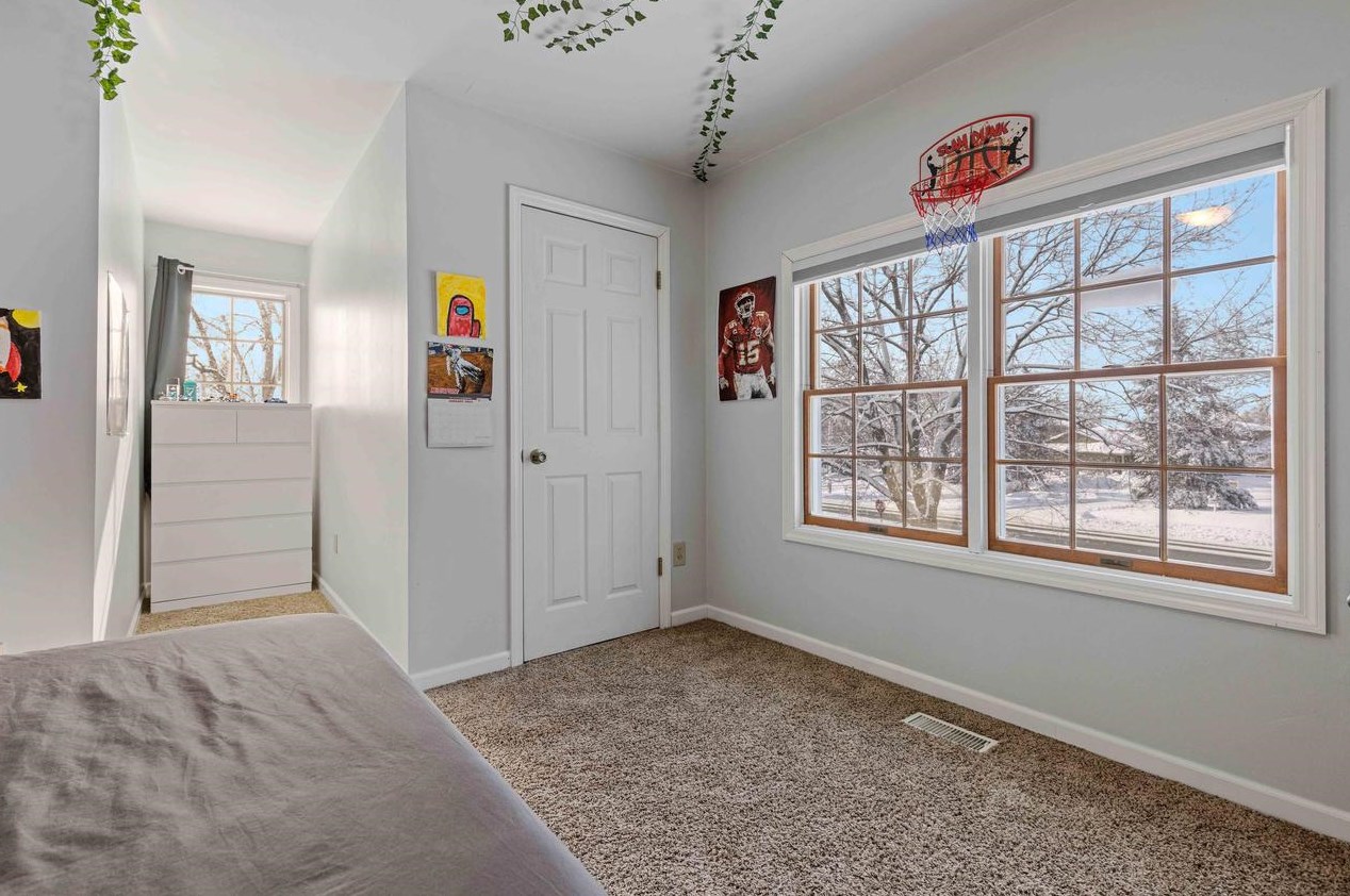 205 Nicholas Dr, Delavan WI  53115-2249 exterior
