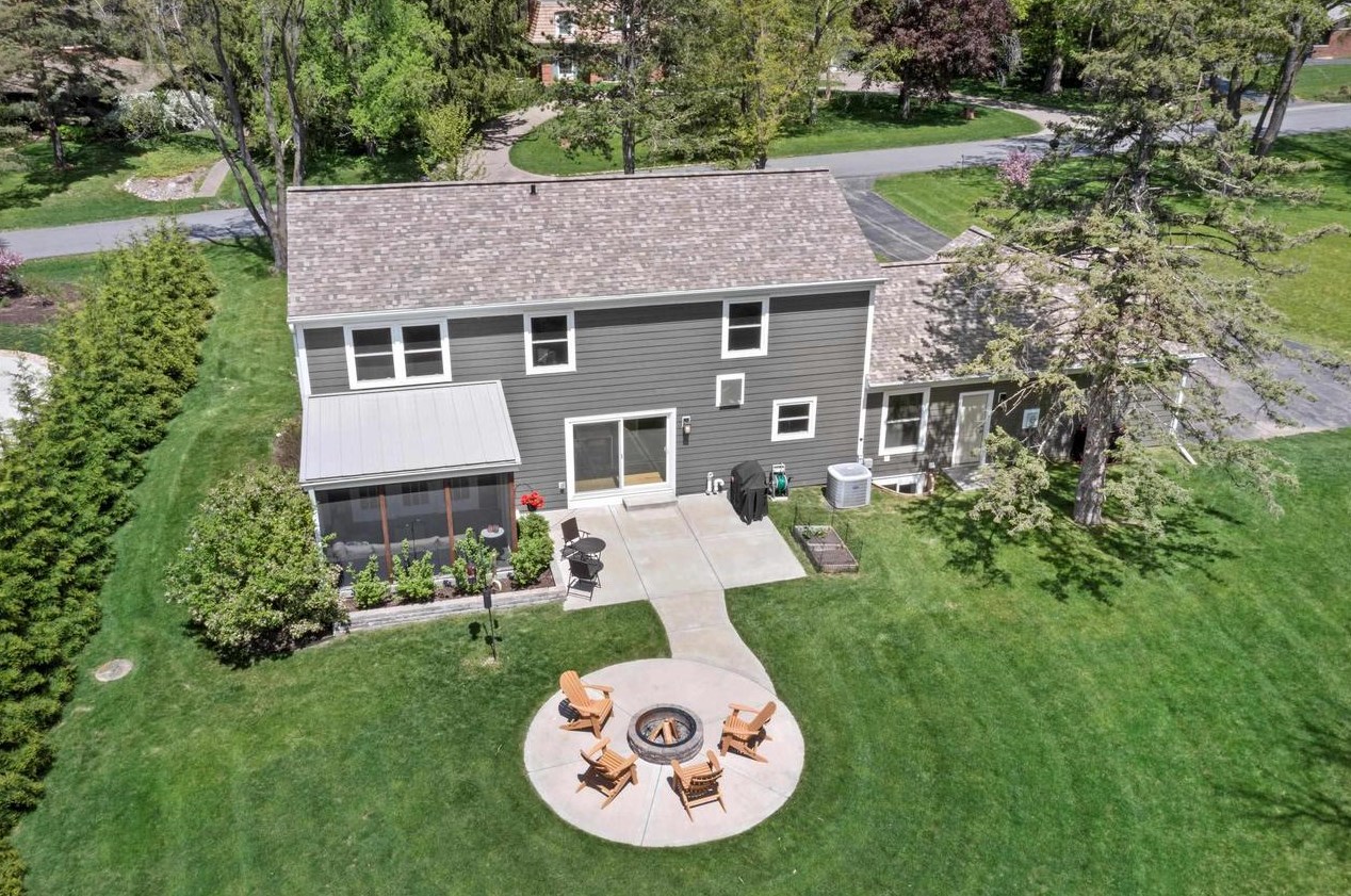 7080 Applewood Dr, Madison, WI 53719