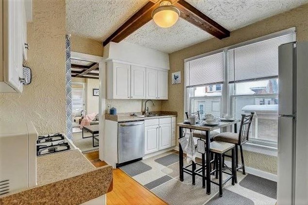 214 Henry St, Madison WI 53703-3608 exterior